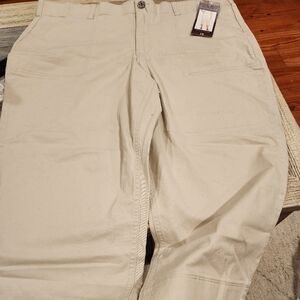 Gloria Vanderbilt Capri